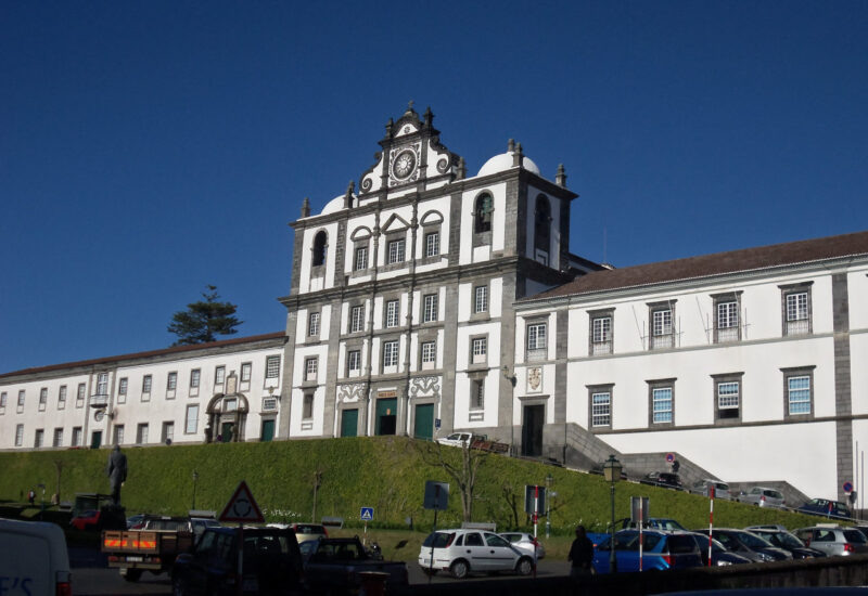 Verwaltungsgebäude in Horta