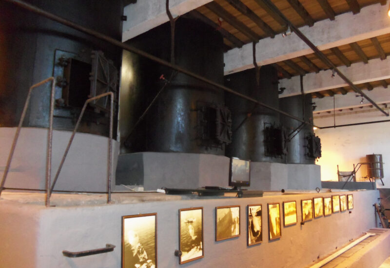 Öfen und Kessel in der Wal-Verarbeitungsfabrik