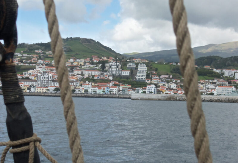 Blick zurück nach Horta